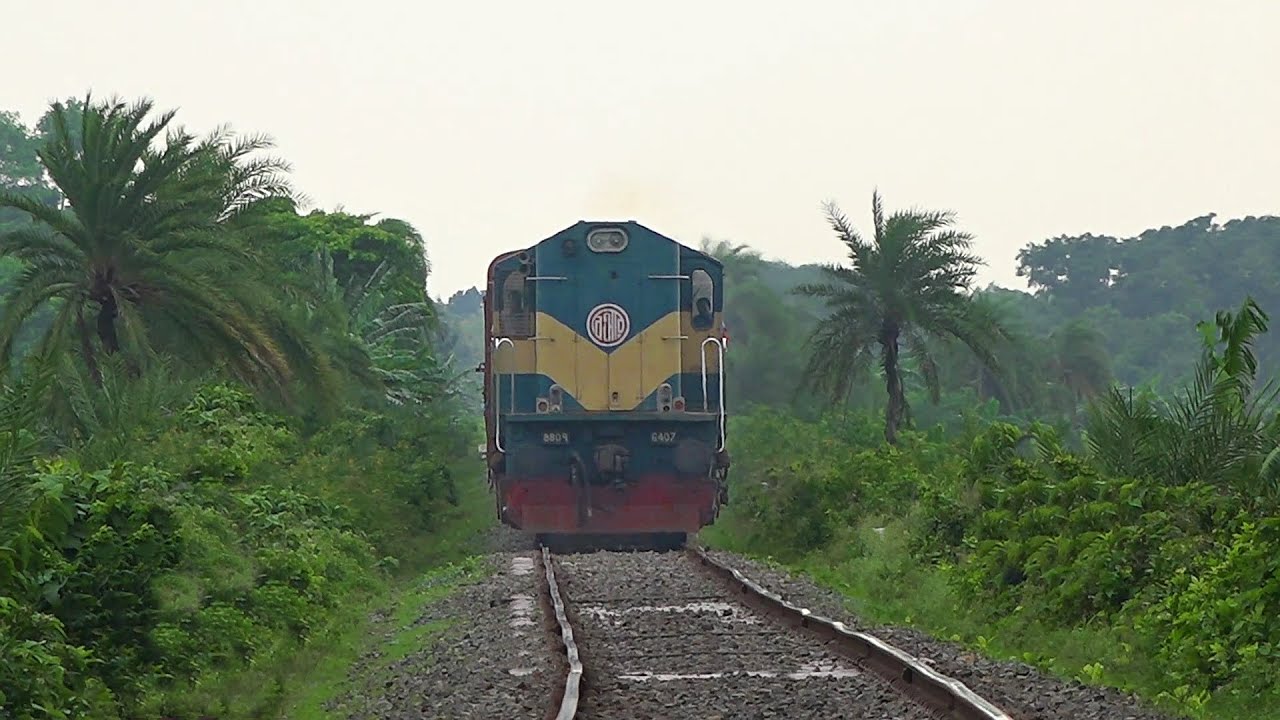 6407 series DLW WDM2 (BG) locomotive pulling Indian Railways Freight ...