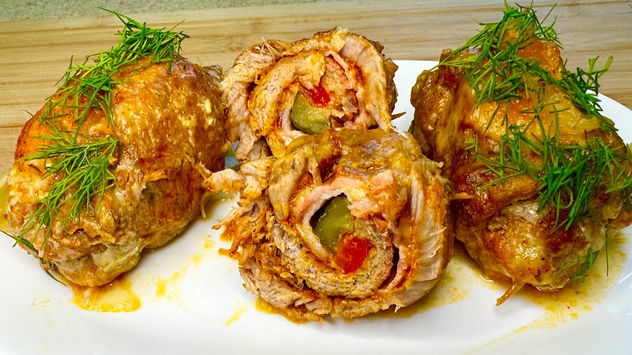 Простой ужин: рулетики из свиной шеи — ЛУЧШИЕ! с маринованными огурцами / Мы попробуем их.