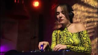 Melodic Techno Mix  Vol.5/ Female DJs & Club Vibes 2025