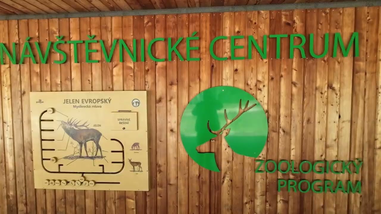 Kvilda a okolí - Národní park Šumava , Součástí venkovního areálu je jelení a rysí výběh