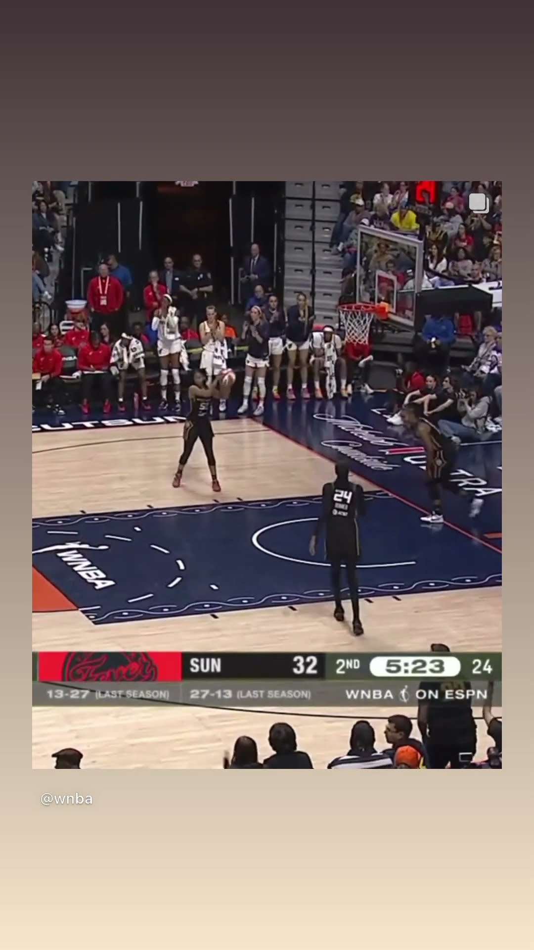 First points of her WNBA career #hoodnews #caitlinclark #wnba #basketball #layup #omg #indianafever