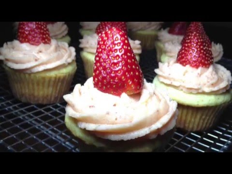 homemade-vanilla-(buttermilk)-cupcakes-with-strawberry-butter-icing---sc-#9