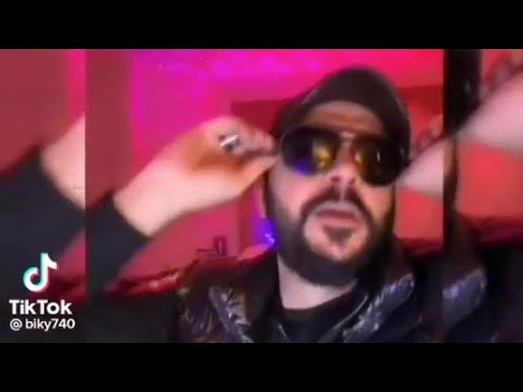 الممثل وائل شرف المعروف بدور معتز في باب الحارة يرقص ويغني على أغنية جزائرية