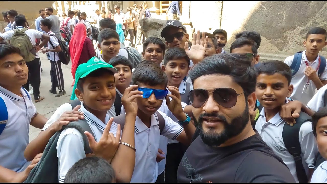 एलोरा केव में बच्चो ने घेर लिया | शिरडी में भागम भाग हो गई | Ellora Caves BTS | Manish Solanki Vlogs