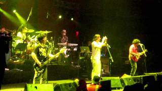 Video thumbnail of "Los Tetas - Contra Viento y Marea (Teatro Caupolicán / 21-12-11)"