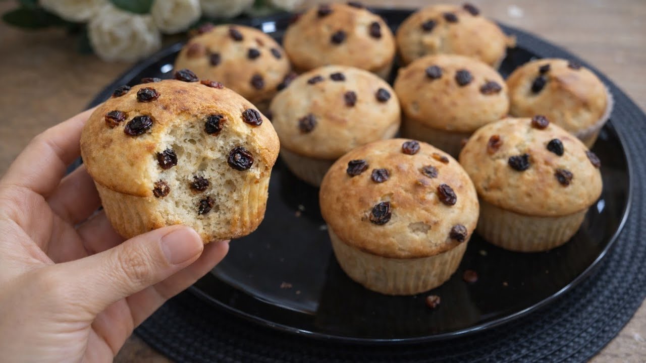 Golden & Fluffy Raisin Muffins | Easy Recipe for Beginners☕️🥛