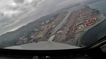 BOEING 717 PILOTSVIEW into Genoa