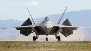 US F-22 Raptor Shows Off Its Super-Aggressive Design During Extreme Aerial Maneuvers