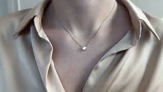 Vidéo: Collier pendentif diamant 2,01 Ct D-VS1 en or gris 18 Cts. HRD.