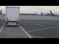 Выгрузка в аэропорту Пулково