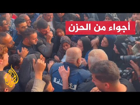 أجواء من الحزن تخيم على مستشفى غزة الأوروبي بعد استشهاد الصحفيين حمزة ومصطفى بخان يونس