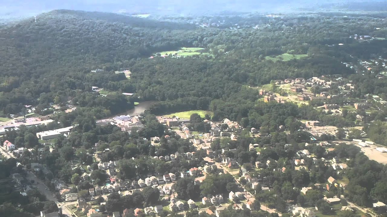 Flight US4216 Landing in Newburgh-SWF