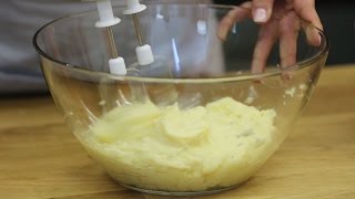 Download Basİt Pastaci Kremasi Nasil Yapilir ? Pasta Kremasi Tarİfİ Video MP3 Basİt Pastaci Kremasi Nasil Yapilir ? Pasta Kremasi Tarİfİ