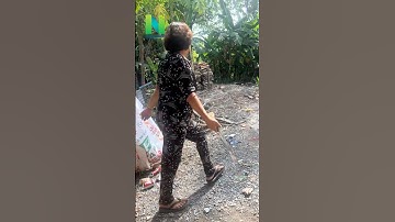 Hàng xóm tánh kì làm cô nóng quá