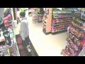 [Vídeo] Balconista reage, atira e mata ladrão que tentou assaltá-la 