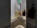 khách báo bồn rửa bị rỉ