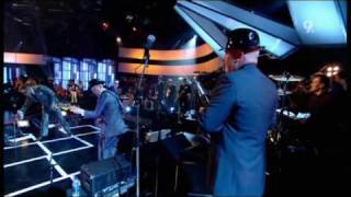 Madness - The Sun And The Rain [Live @ Jools Holland 2009]