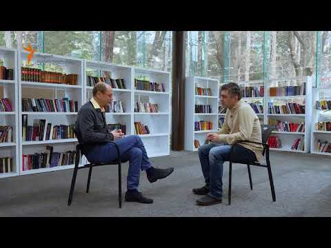 ვინ წვავს წიგნებს?