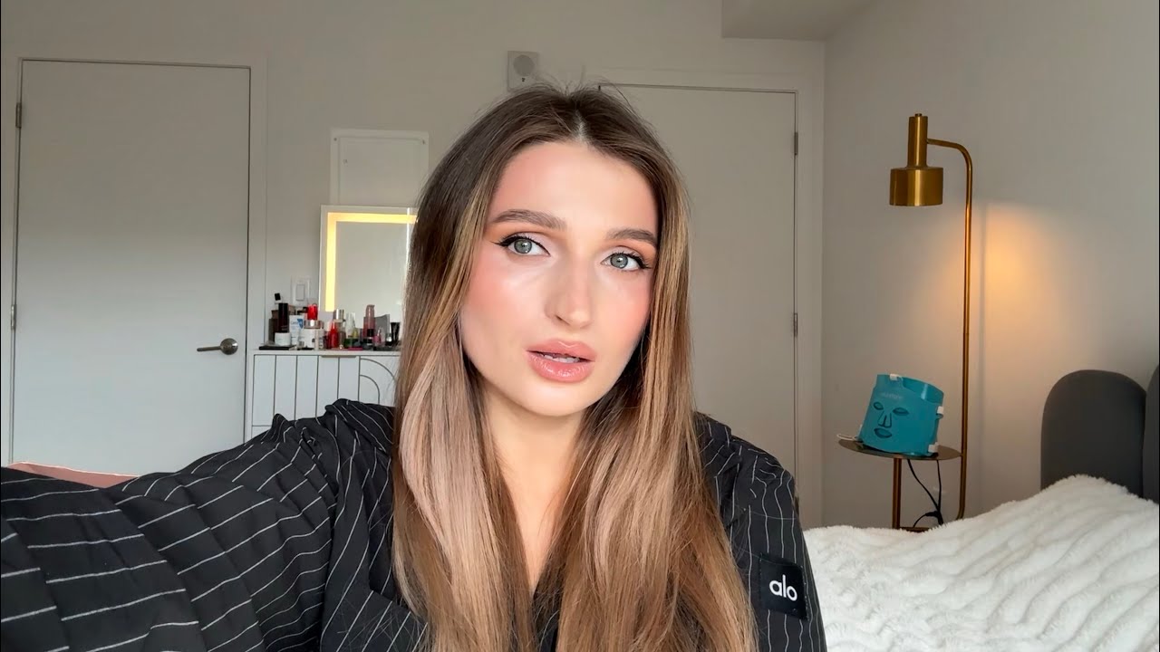 Мейкап на роботу, який виглядає свіжо, доглянуто і при цьому з легким глем-ефектом ✨