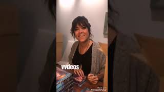 Vanesa Martin vivo desde Instagram firmado sus discos