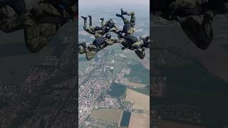Výskok z vojenskýho letadla! 🪂 Už jste viděli celý video? ✊