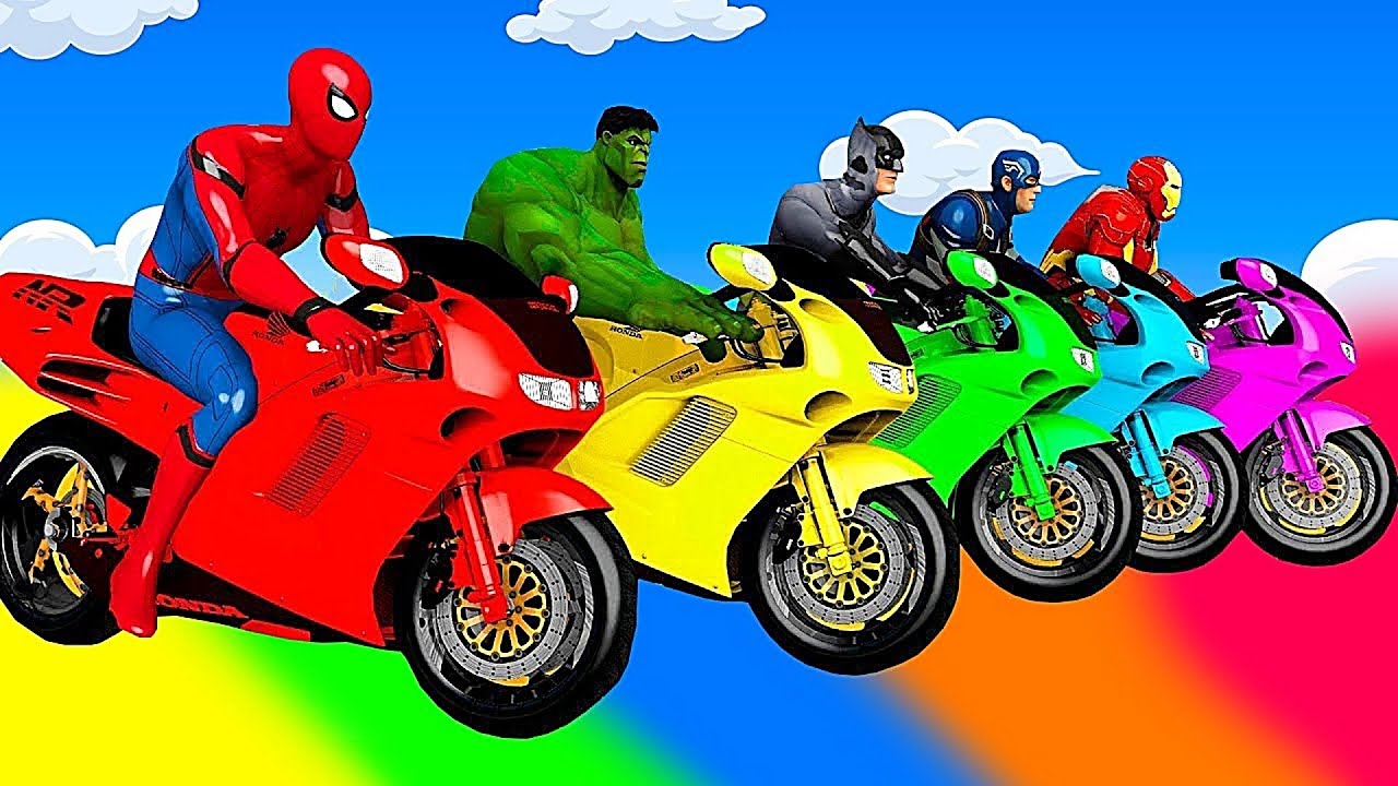 الأبطال الخارقين على القضبان دوامة قمع جسر 🚴‍♂️ SPIDER MAN!on Motorcycle in Spiral Bridge Stunt