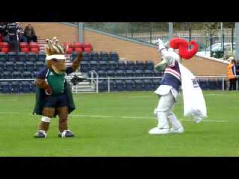 Archie dance off - YouTube
