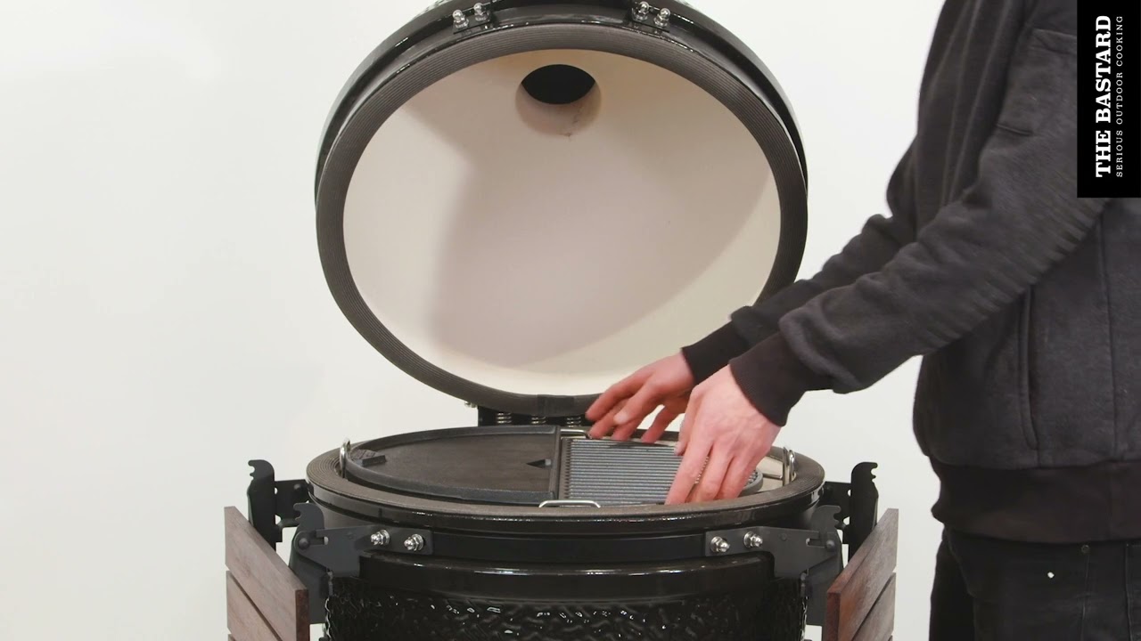 Cast Iron  vs  Stainless Steel Grills The Bastard [German]