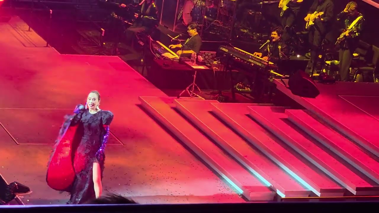 02/28/2026 陳松伶演唱會 - 香港 2026 | 音樂總監張與辰 ~ 紅日(全場大合唱)