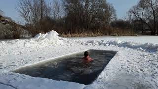 Моржевание. Закаливание .Hardening of the Walrus. Winterswimming.Согреваюсь перед прорубью.