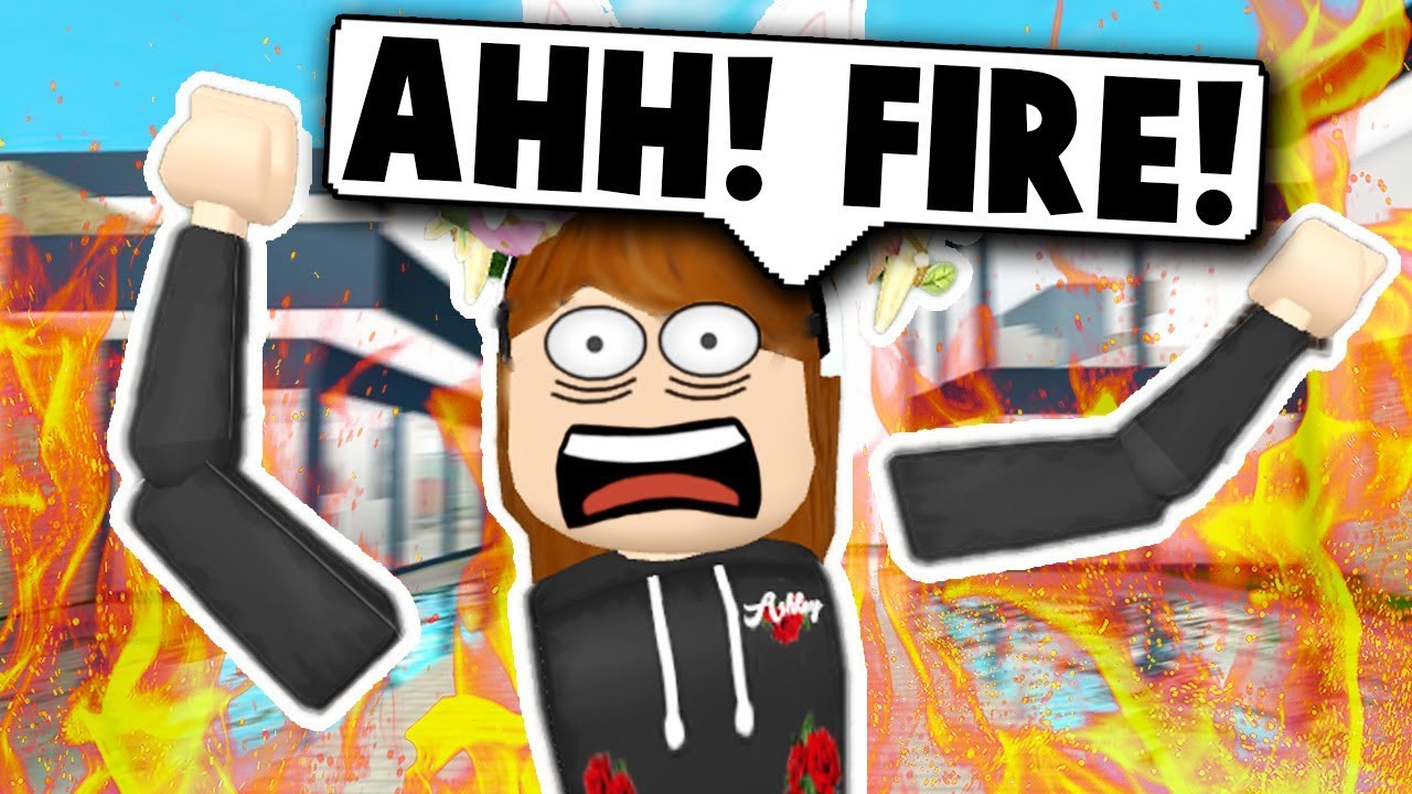 My Mom Caught The House On Fire Roblox Bloxburg Roblox Roleplay Youtube - ahhh fire roblox