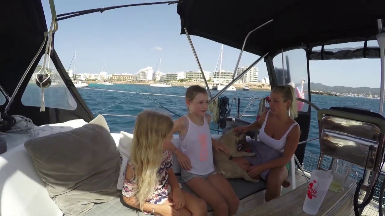 Interview with the Cassie Studios girls!