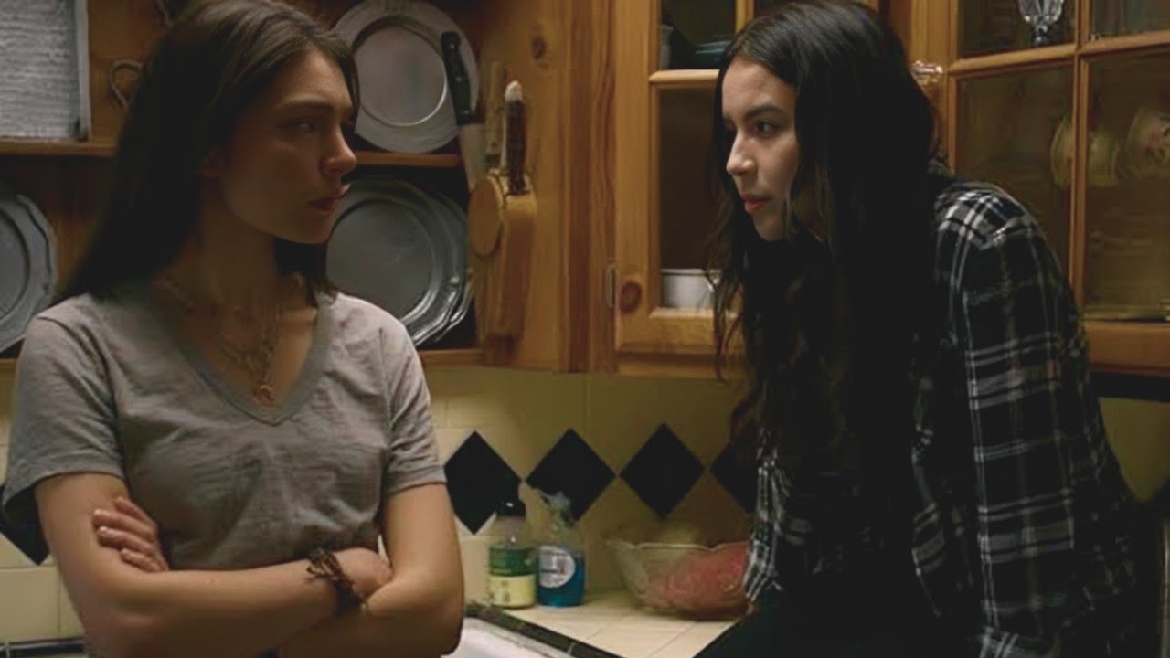 بتشتغل عند أسرة غنية عشان تراعي بنتهم غريبة الاطوار ومتوقعتش اللي هيحصلها منها / ملخص فيلم 