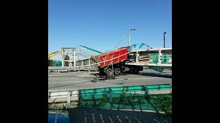 Автомобильный мост рухнул на жд пути Транссибирской магистрали в г.Свободный Амурской области