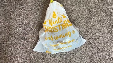 Small 3-Gallon Christmas Trash Bags Review (50 Count Gold Printed Drawstring Bags)