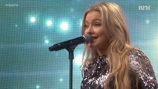 Astrid S  'Hurts So Good' (live)