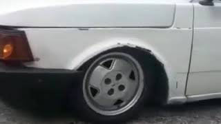 Fiat 147 Y Renault 12 Al Piso