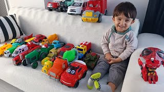 Oyuncak Arabalar Hotwheels Yarış Arabaları Işıklı Ambulans Canavar Kamyon Traktör