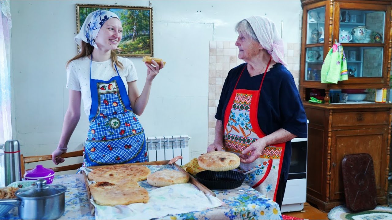 БАБУШКА НАПЕКЛА ПИРОГОВ | ЧИСТИМ ОГРАДУ И ПОМОЩЬ СОСЕДУ - YouTube