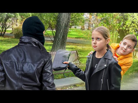 ЛУЗЕР И ТРУС! Парень Амельки не смог защитить ее от преступника!