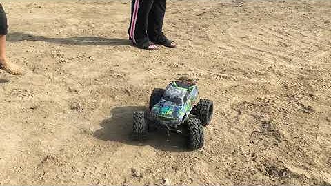 HPI Savage Xs with 2s LiPo