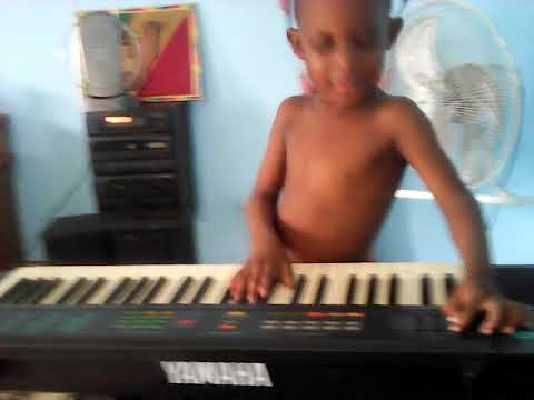 INCROYABLE MAIS VRAI UN JEUNE TALENT DE 4 ANS CONCEPT GOSPEL