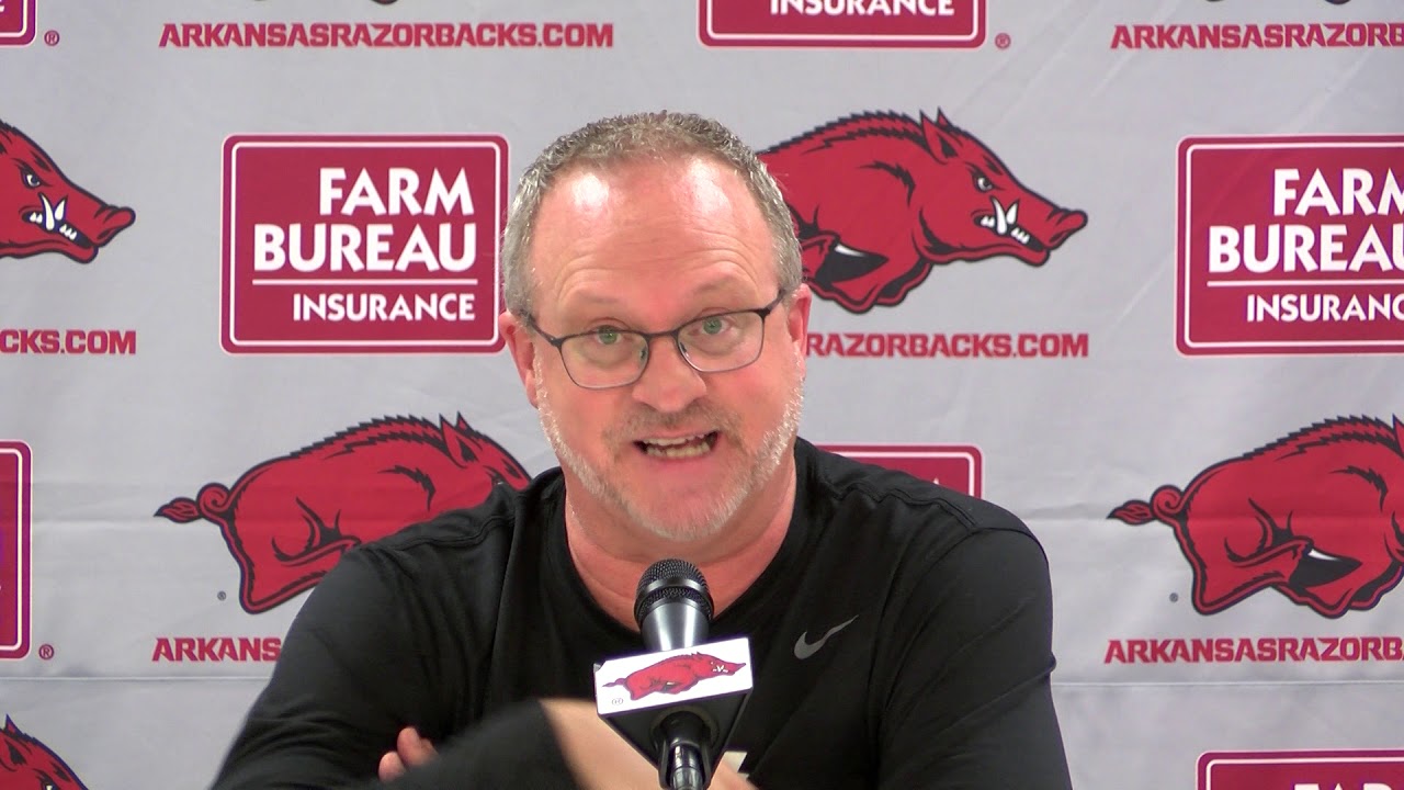 Mike Neighbors Recaps win over Tennessee - YouTube