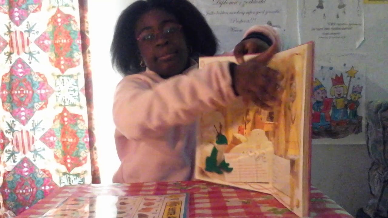 BIG PRINCESS BOOK WITH BENEDETTA.