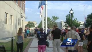 Prayer vigil held in Edmond for law enforcement in Oklahoma, across country