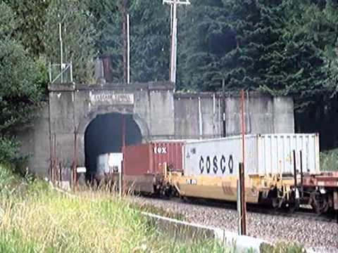 bnsf 5729 BNSF intermodal exiting the Cascade Tunnel