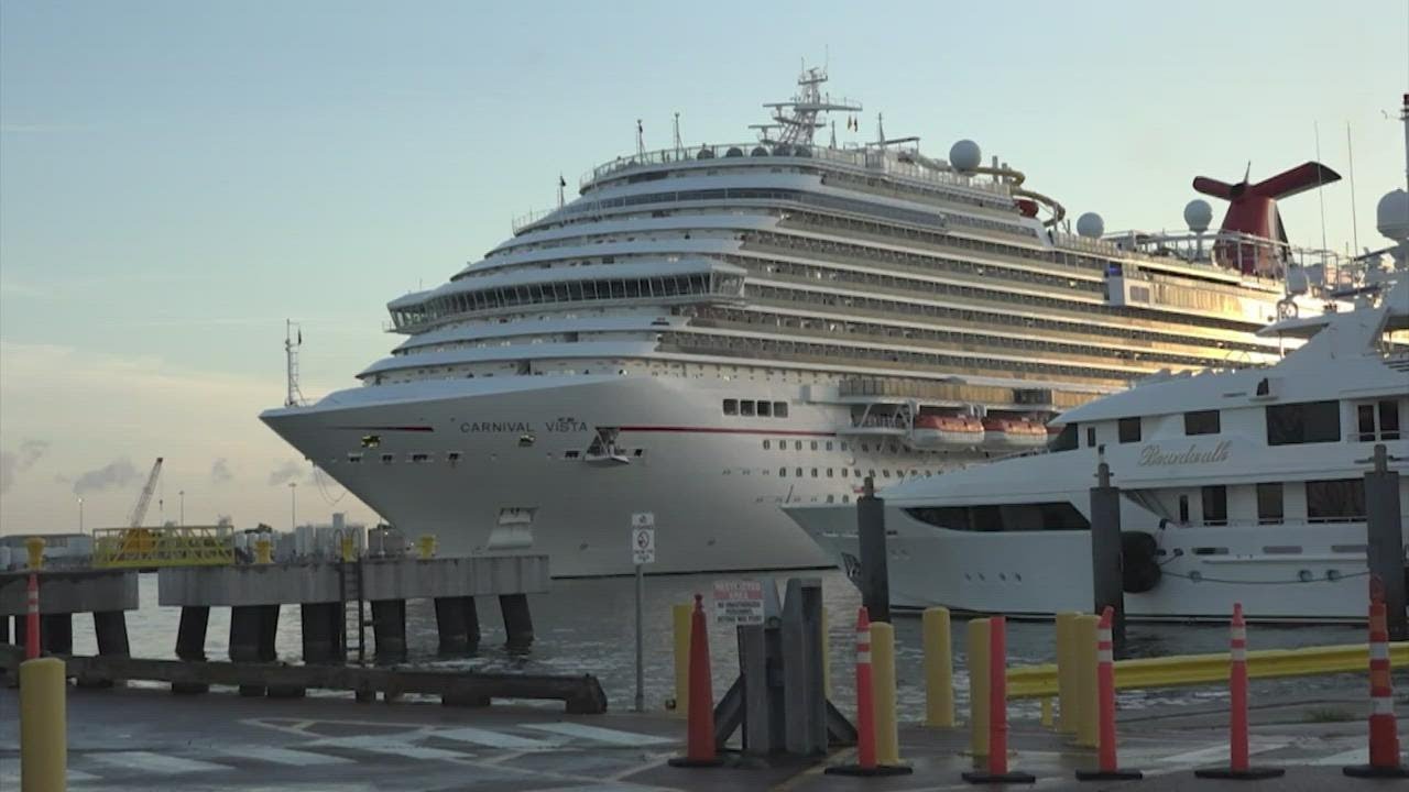 Carnival Vista Returns To Galveston After 26 On Board Test Positive For Covid 19 Youtube