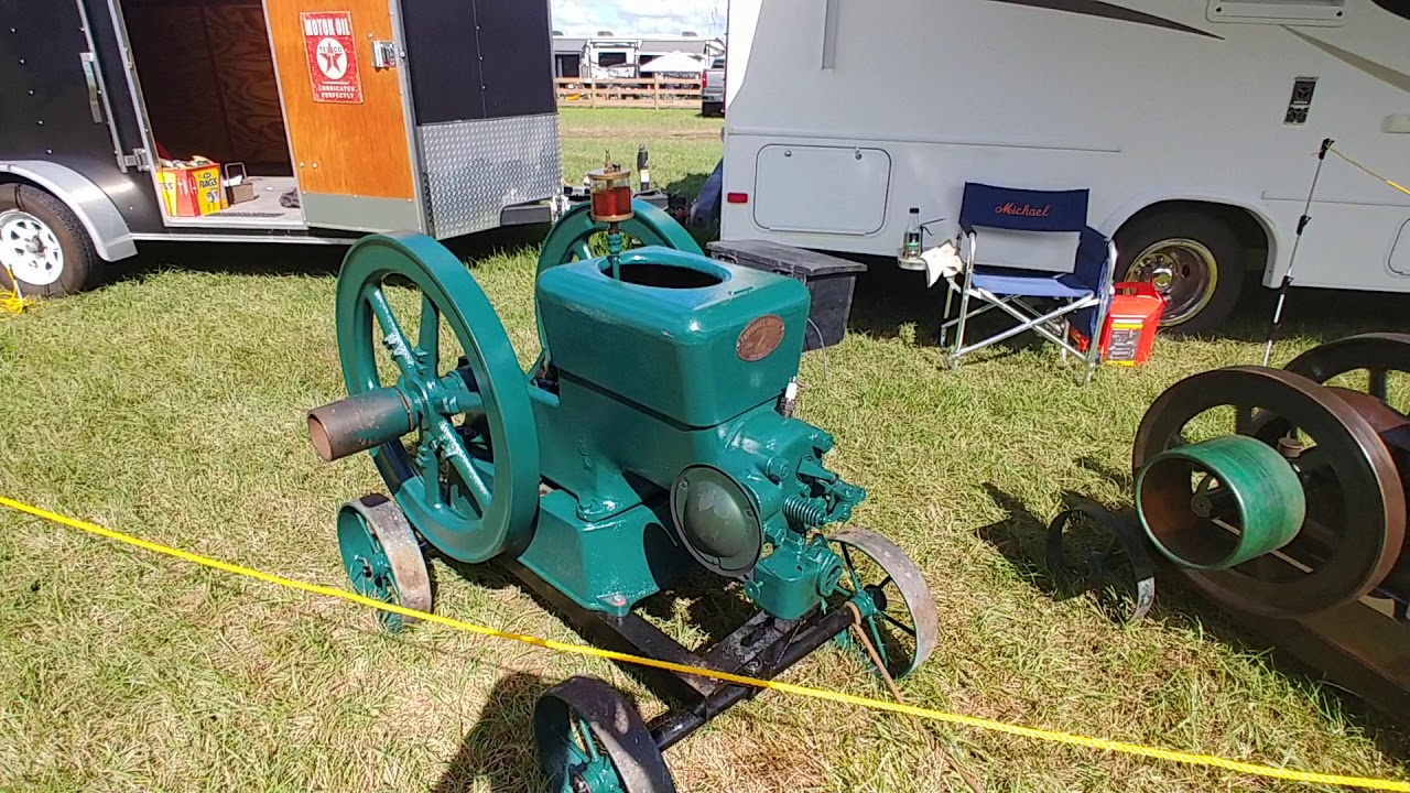 My 5 & 6 hp Fairbanks Morse running togeather at Florida Flywheelers