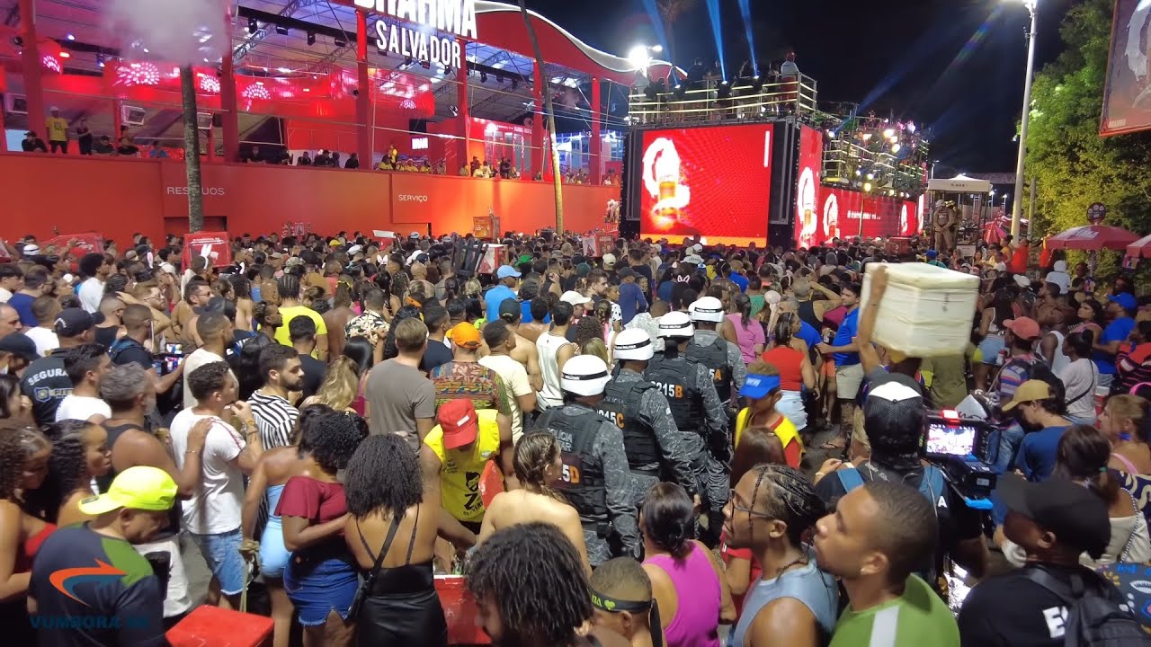 SALVADOR BAHIA - PIPOCO LÉO SANTANA CARNAVAL 2025