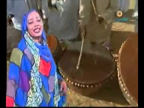 منى القوز حجر الزلط مين بقيسو
